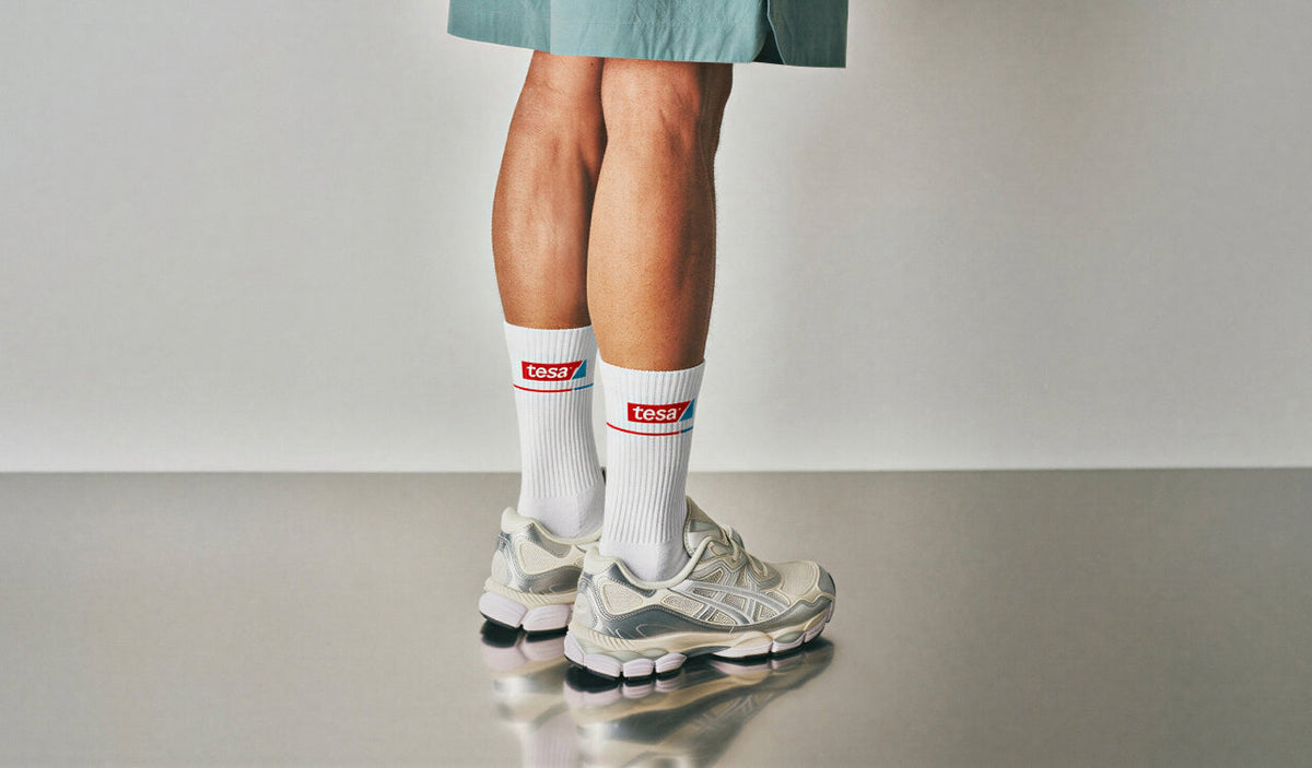 Socken produzieren lassen 2026: Der B2B-Guide für gestrickte Firmensocken